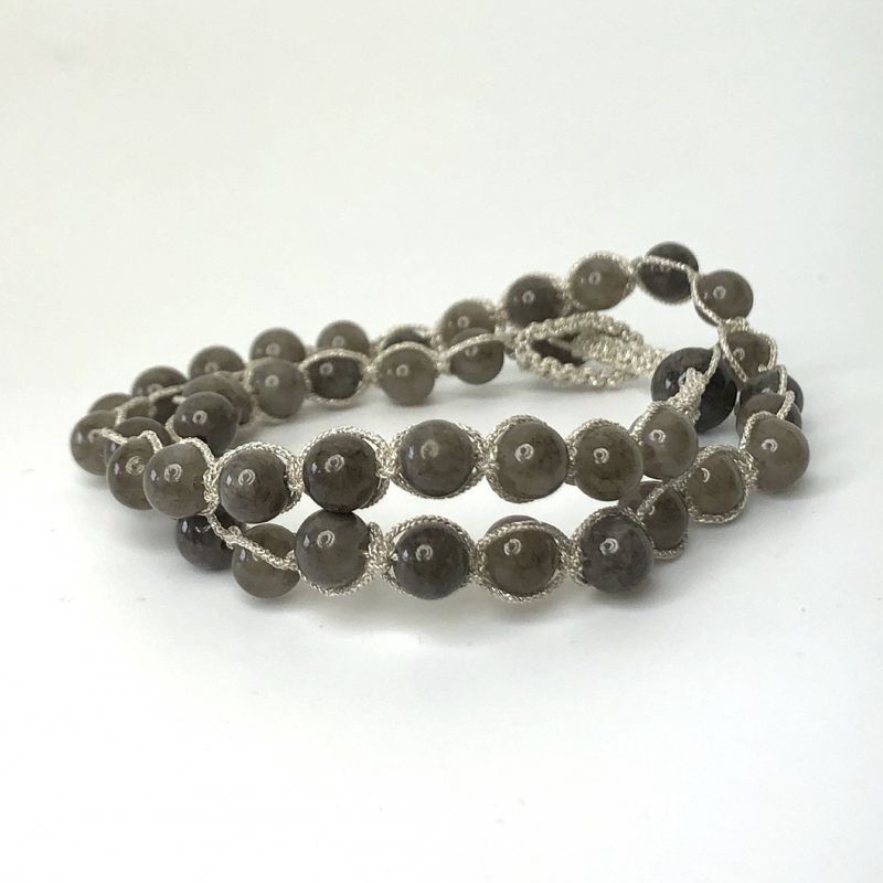 Armbånd med sølvtråd grå