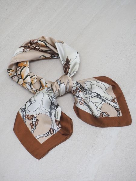 Hovedbilde Satengskjerf rust og beige