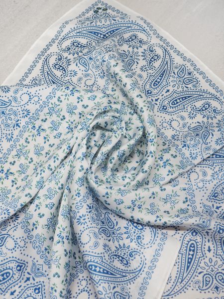 Hovedbilde Satengskjerf blå blomster