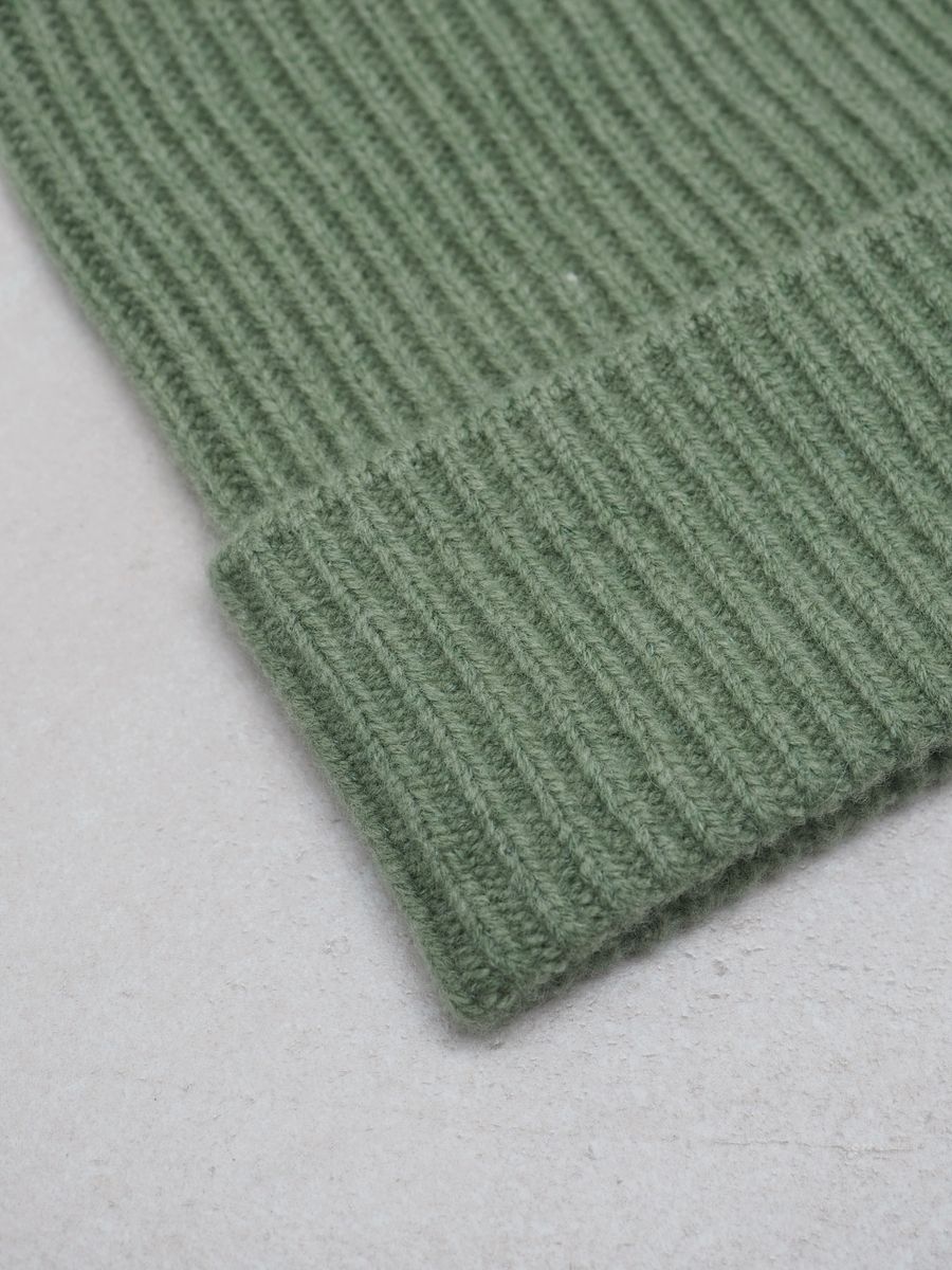 Lue merinoull olivengrønn