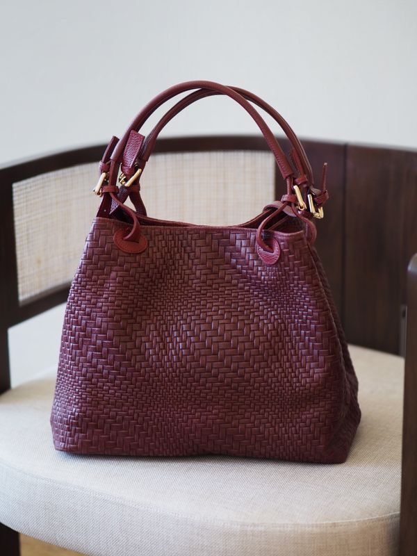 Stor flettet skinnveske bordeaux