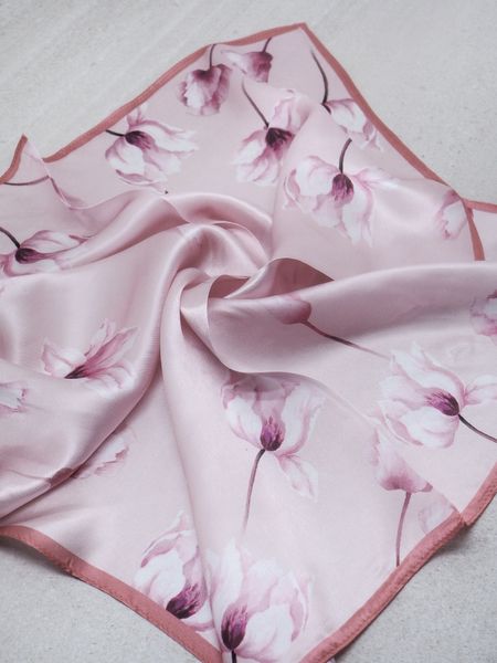 Hovedbilde 7DAYS silkeskjerf mini lyserosa