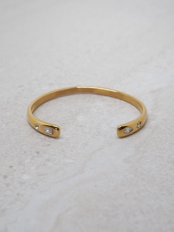 Armring med Zirkonsymboler i stål