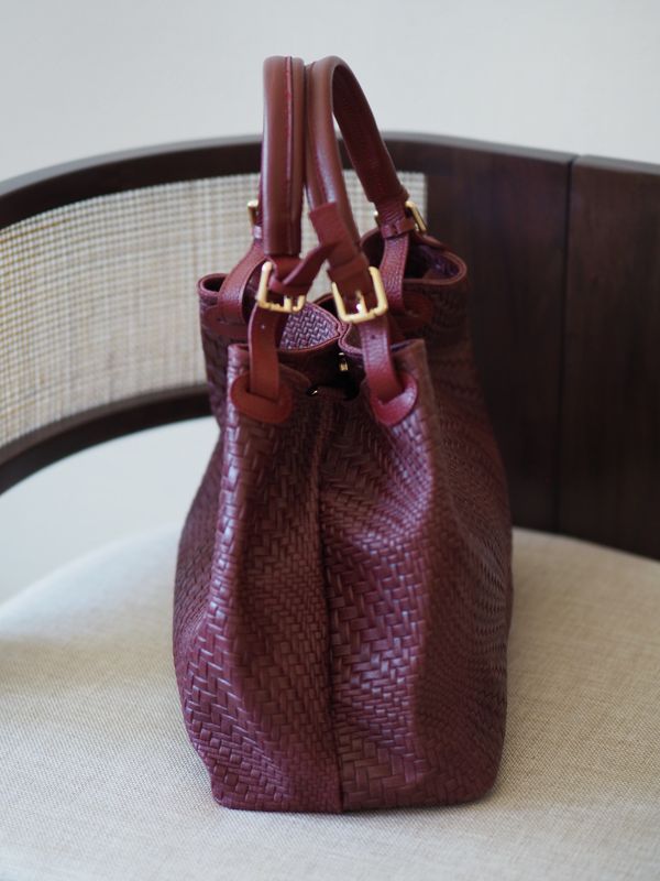 Stor flettet skinnveske bordeaux
