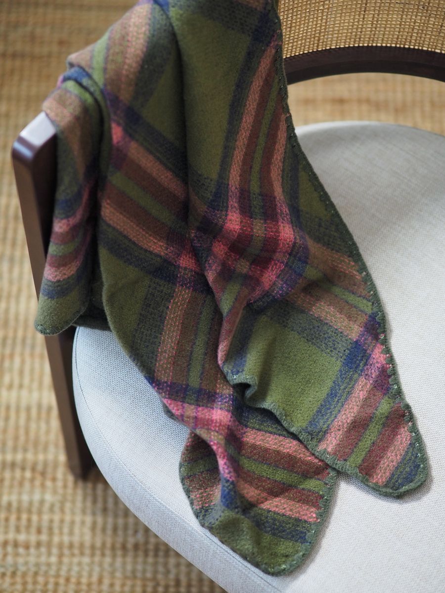 Stort sjal oliven og rosa