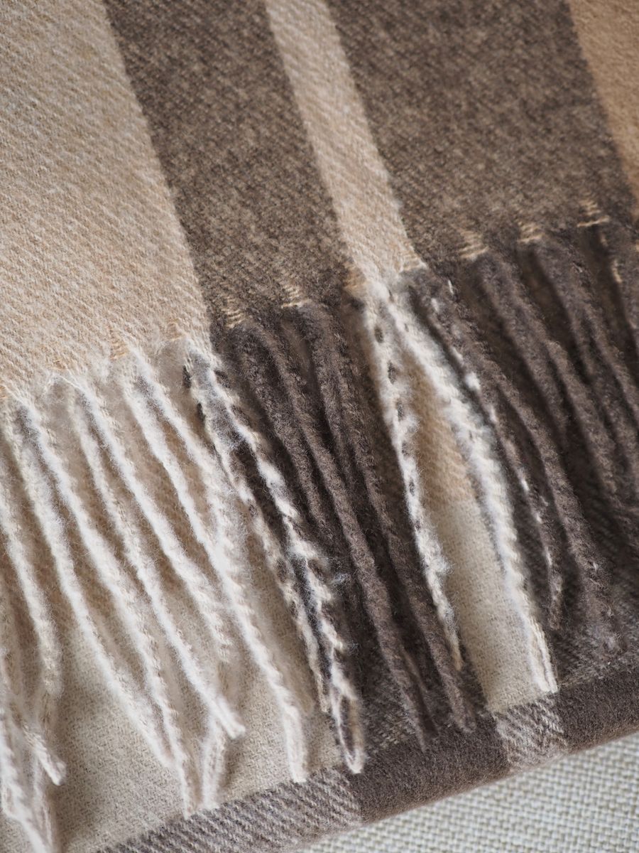 Check skjerf med frynser beige og brun