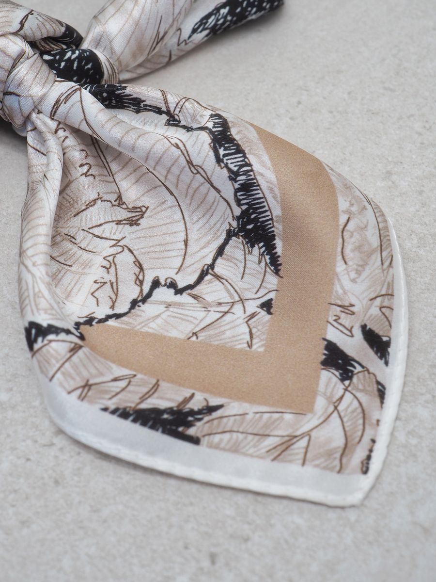 7DAYS silkeskjerf mini beige og svart