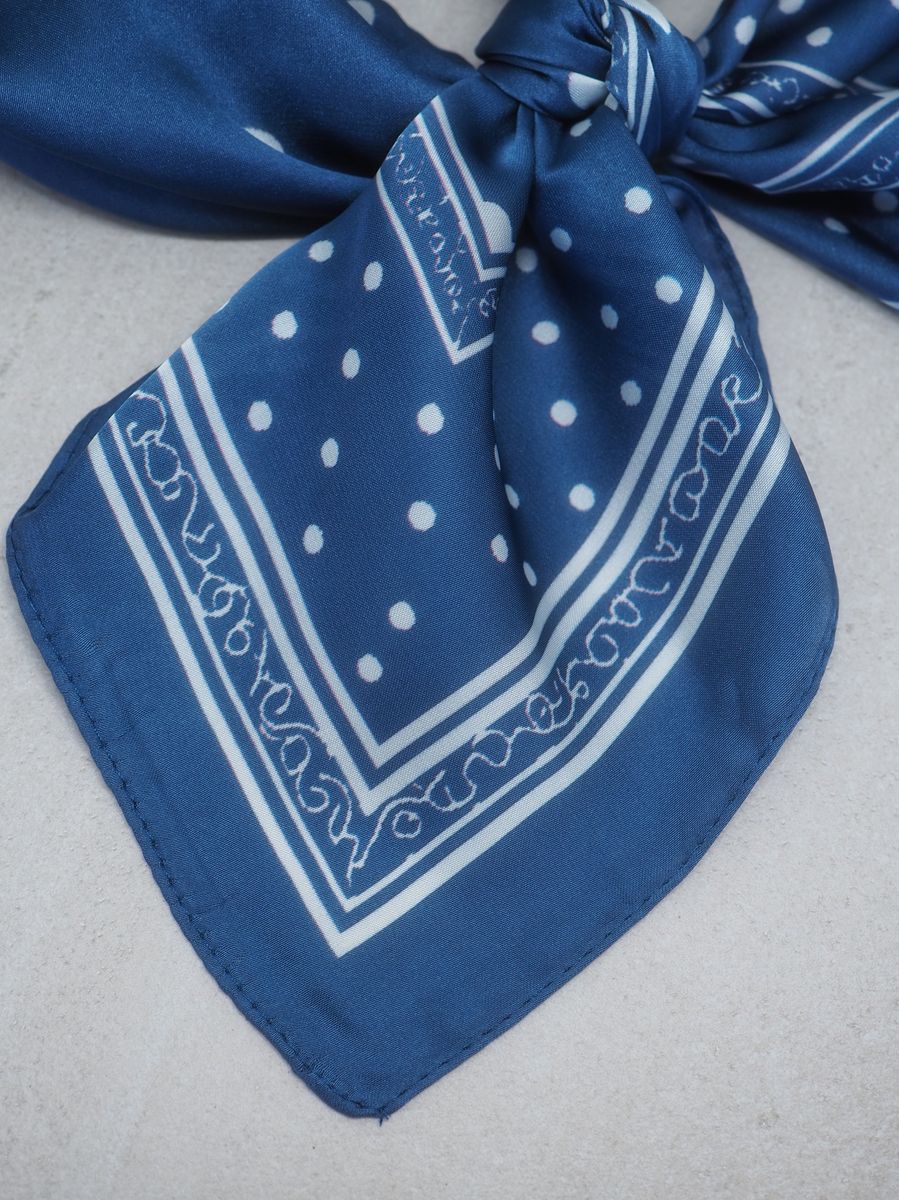 Satengskjerf sjøblått