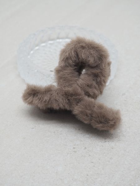 Hovedbilde Hårklype med fuskepels taupe