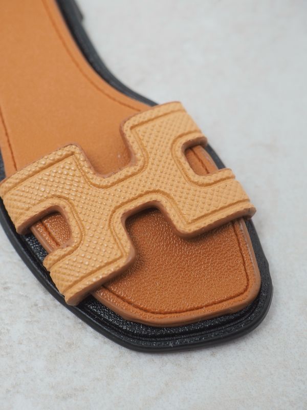 Veskepynt sandal beige