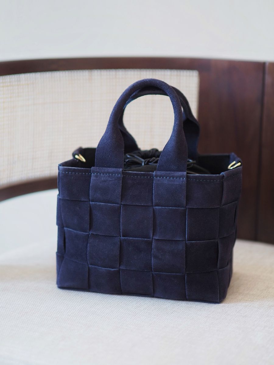 Flettet semsket skinnveske mørkeblå