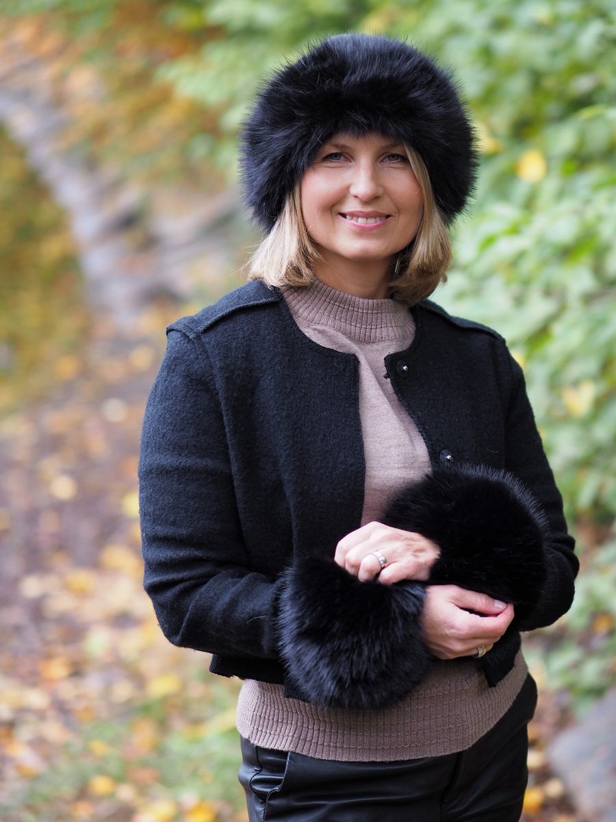 Fuskepels mansjetter svart