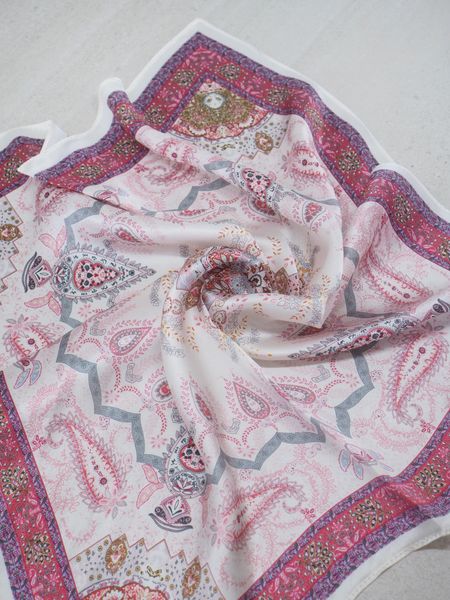 Hovedbilde 7DAYS silkeskjerf mini rosa og off-white