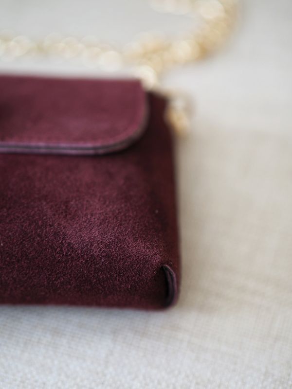 Clutch semsket skinn bordeaux