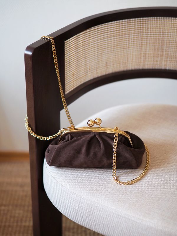 Semsketskinn pouch-veske brun