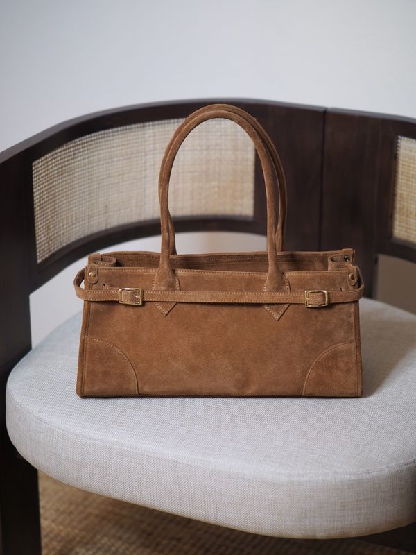 Semsket avlang veske konjakk