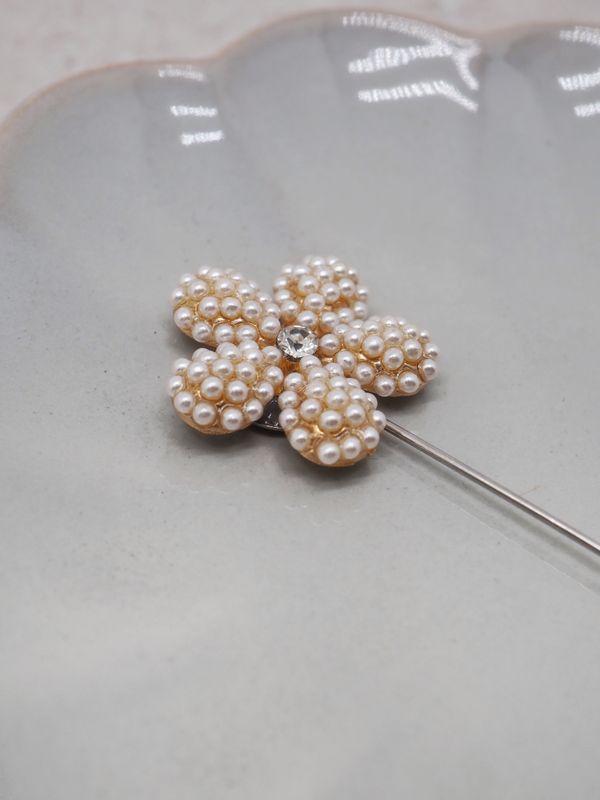 7DAYS brosje blomsterpin perler