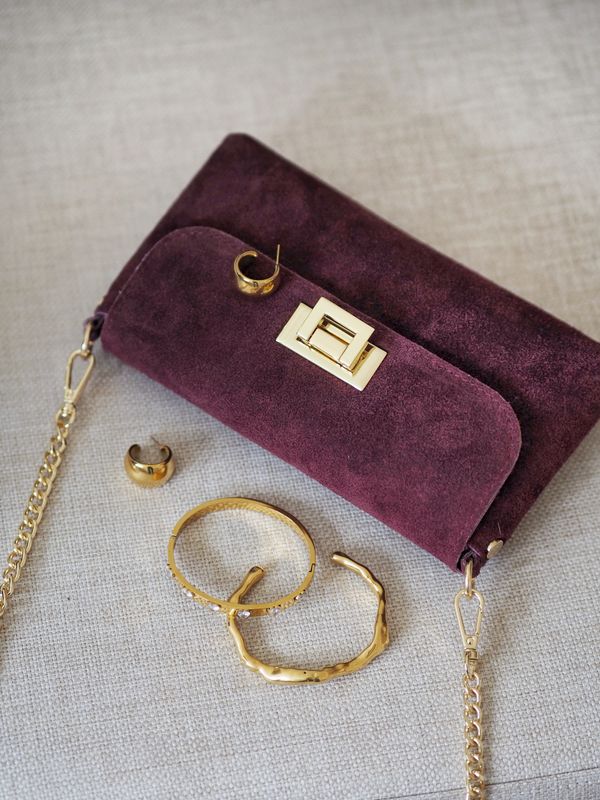 Clutch semsket skinn bordeaux